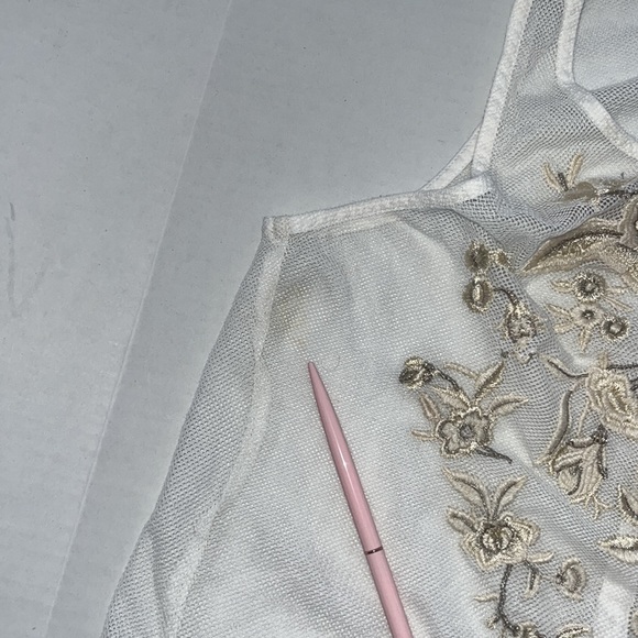 Vintage Abercrombie & Fitch Embroidered tank - Picture 5 of 5